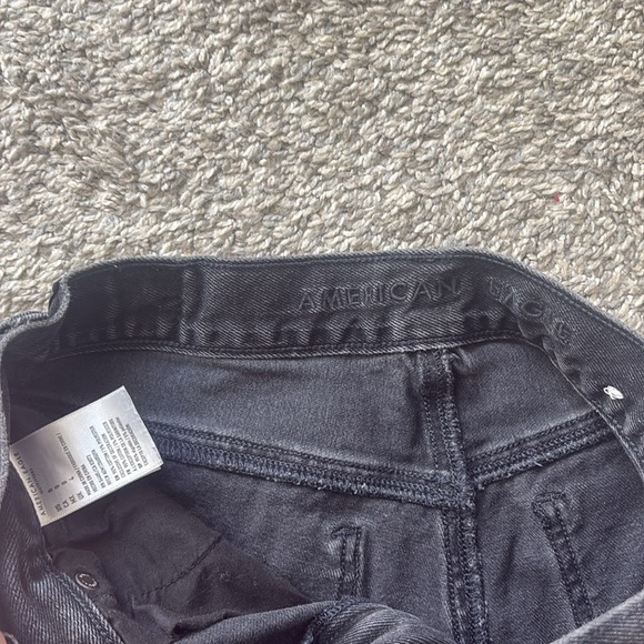American Eagle Mom Shorts - Picture 2 of 3